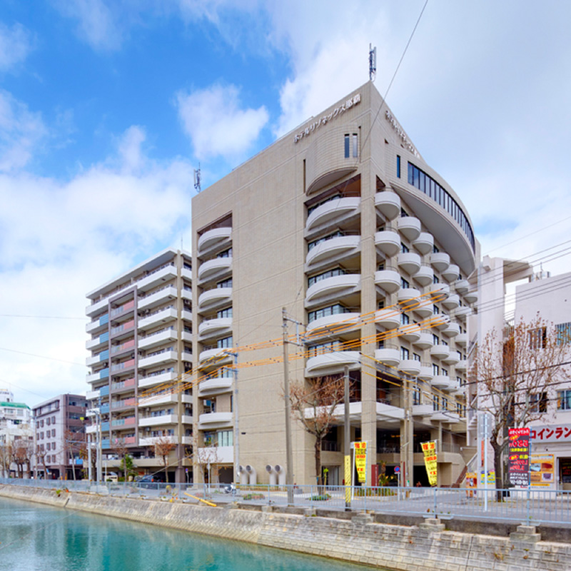 ホテルリゾネックス名護株式会社